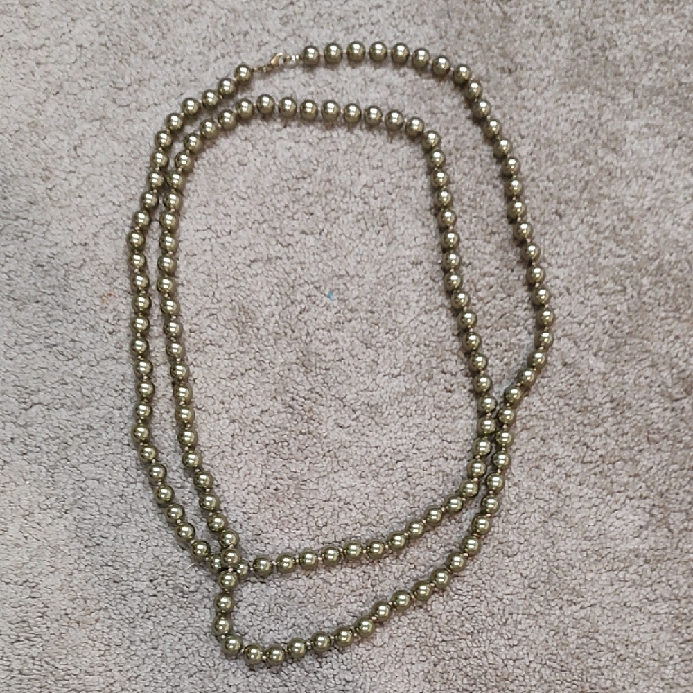 Elegant Gold Beaded Necklace